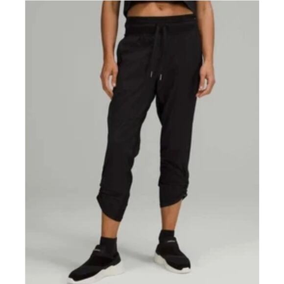 Lululemon Dance Studio Pants Womens 8 Black Cropped Activewear 25" Inseam - Picture 2 of 10